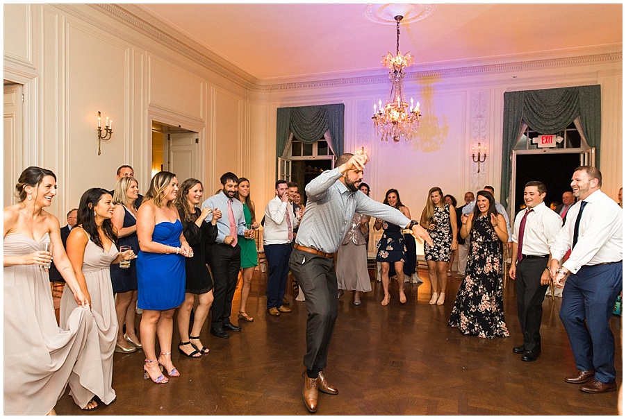 Glen Manor dancing at reception