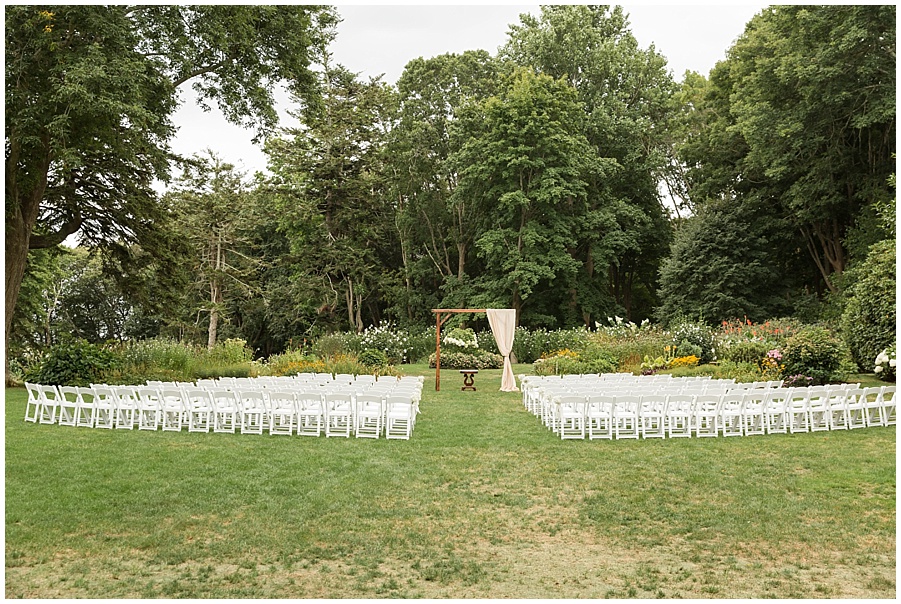 Outdoor September wedding ceremony at Glen Manor 