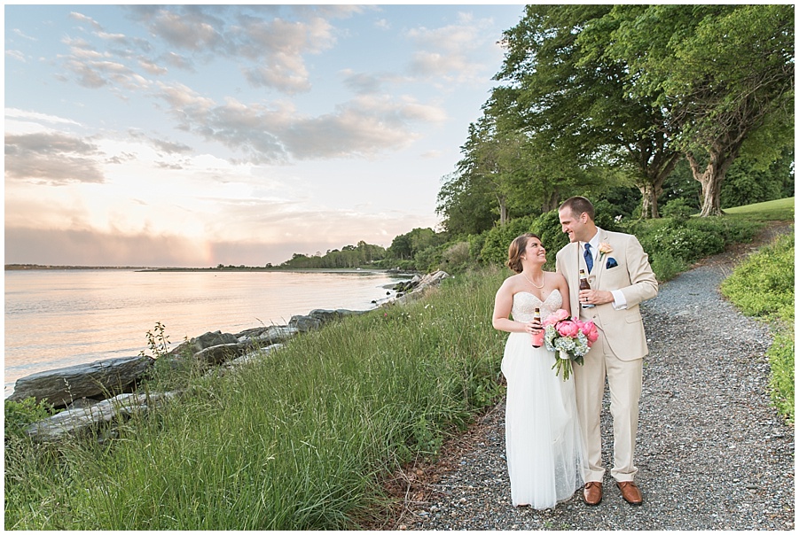 photos at sunset for glen manor wedding 