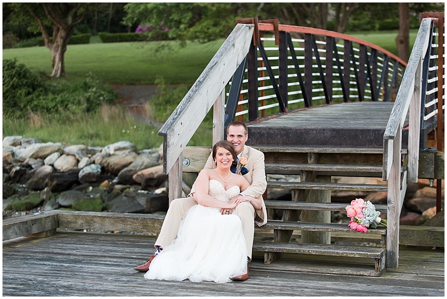 glen manor bridge photos with bride and groom